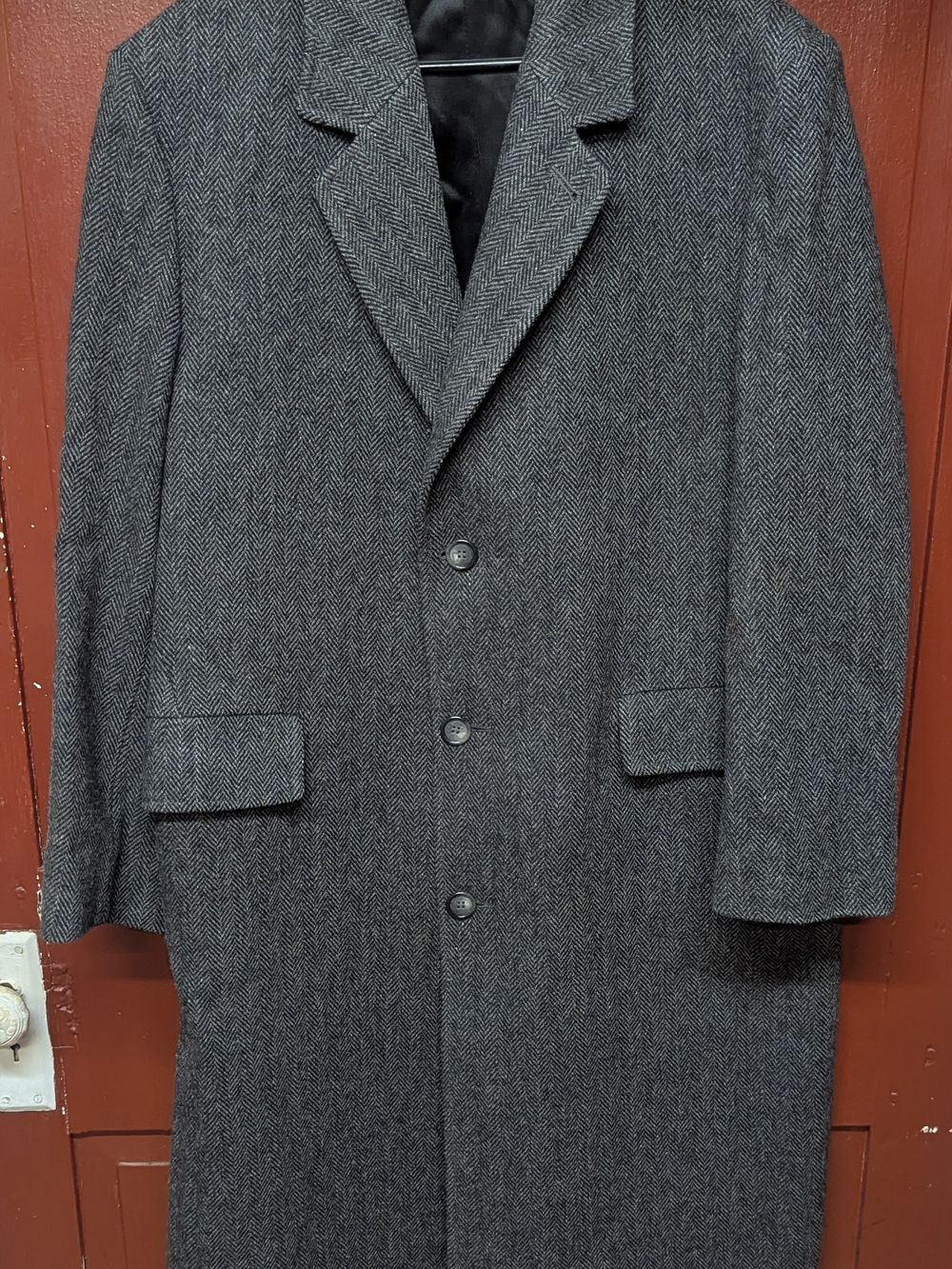 Men's London Fog Herringbone Trenchcoat - Charcoal Gray 1970s